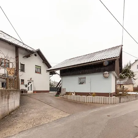 Vrtnarjeva Hisa, The Gardener's 게스트하우스 라도블리차