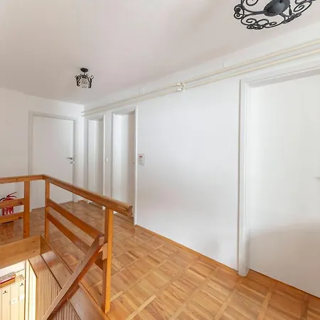 게스트하우스 Vrtnarjeva Hisa, The Gardener's