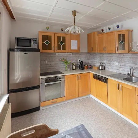 Vrtnarjeva Hisa, The Gardener's 게스트하우스 *