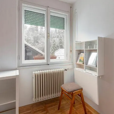 Vrtnarjeva Hisa, The Gardener's 라도블리차