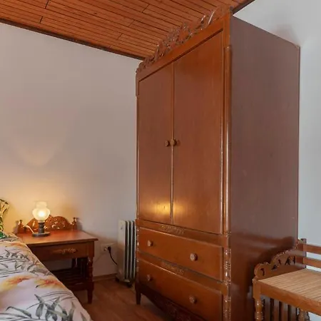 Vrtnarjeva Hisa, The Gardener's 게스트하우스 *