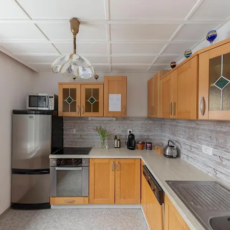 Vrtnarjeva Hisa, The Gardener's 게스트하우스