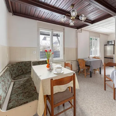 게스트하우스 Vrtnarjeva Hisa, The Gardener's *