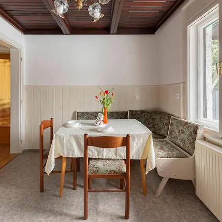 게스트하우스 Vrtnarjeva Hisa, The Gardener's *